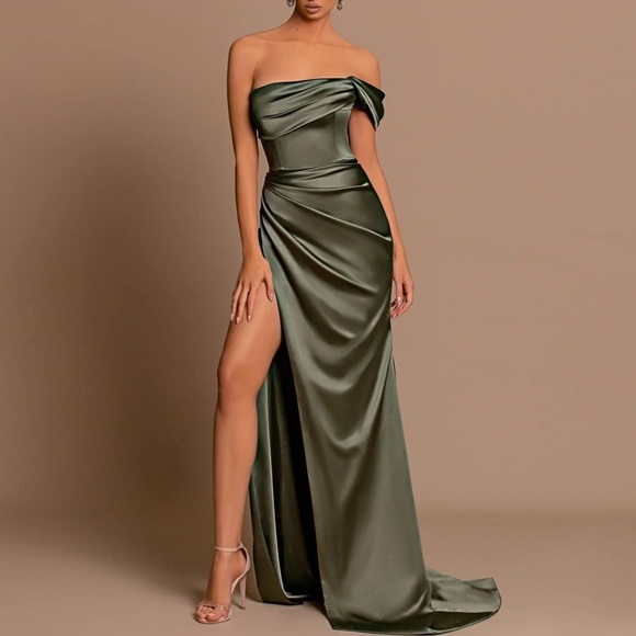 Dodona Avdiu Haute Couture Gown in Satin Olive Green - Picture 6 of 6